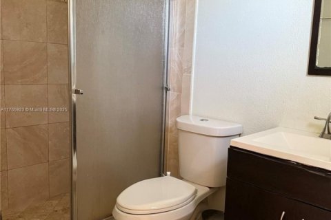 Casa en venta en Pembroke Pines, Florida, 3 dormitorios, 123.75 m2 № 1695633 - foto 13