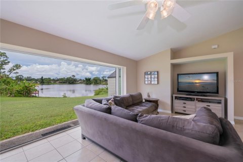 Villa ou maison à vendre à Punta Gorda, Floride: 3 chambres, 185.8 m2 № 1910084 - photo 24