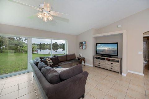 Villa ou maison à vendre à Punta Gorda, Floride: 3 chambres, 185.8 m2 № 1910084 - photo 25