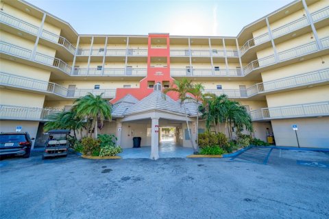 Снять в аренду кондоминиум в Дорал, Флорида 1 спальня, 65.96м2, № 1988883 - фото 12