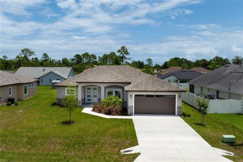 House in Palm Coast, Florida 4 bedrooms, 177.63 sq.m. № 2228376