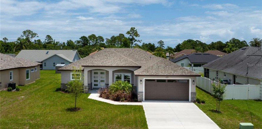 House in Palm Coast, Florida 4 bedrooms, 177.63 sq.m. № 2228376