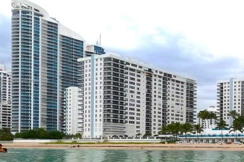 Condo in Hollywood, Florida, 2 bedrooms  № 2001550