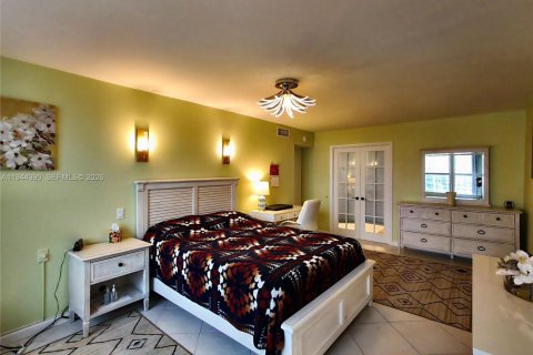 Condo in Hollywood, Florida, 2 bedrooms  № 2001550 - photo 30