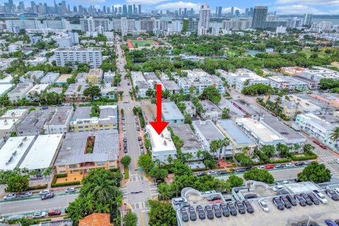 Condo in Miami Beach, Florida  № 2011391 - photo 14