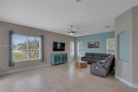 House in Vero Beach, Florida 3 bedrooms, 250 sq.m. № 1949845 - photo 19