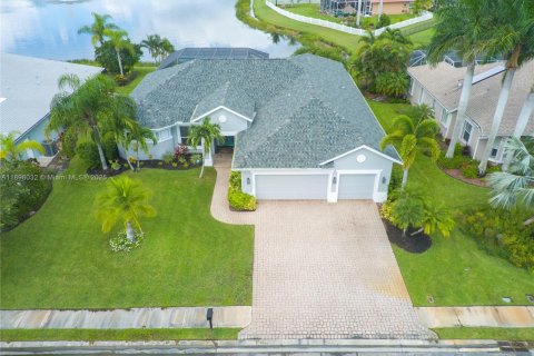 House in Vero Beach, Florida 3 bedrooms, 250 sq.m. № 1949845 - photo 8