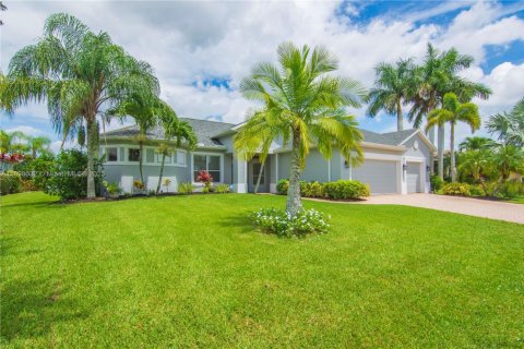 House in Vero Beach, Florida 3 bedrooms, 250 sq.m. № 1949845 - photo 3