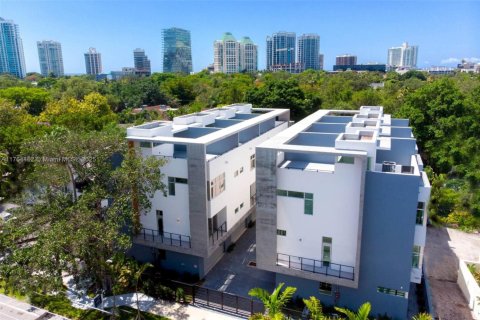 Condominio en venta en Miami, Florida, 3 dormitorios, 216.65 m2 № 1860938 - foto 22