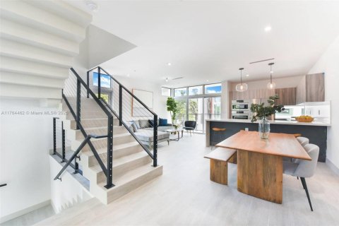 Condominio en venta en Miami, Florida, 3 dormitorios, 216.65 m2 № 1860938 - foto 6