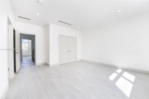 Condominio en venta en Miami, Florida, 3 dormitorios, 216.65 m2 № 1860938 - foto 16