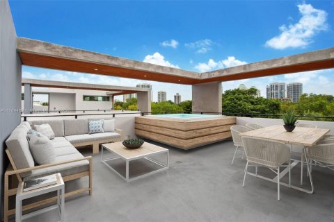 Condominio en venta en Miami, Florida, 3 dormitorios, 216.65 m2 № 1860938 - foto 18