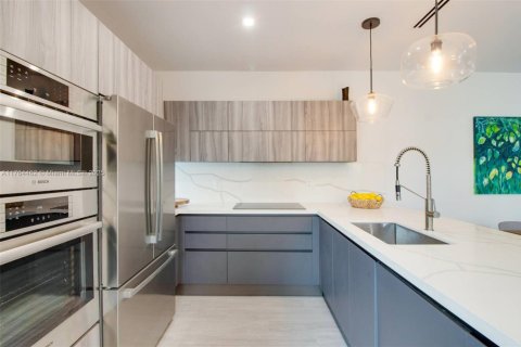 Condominio en venta en Miami, Florida, 3 dormitorios, 216.65 m2 № 1860938 - foto 10