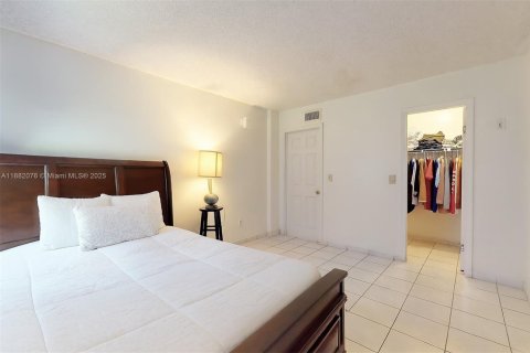 Купить кондоминиум в Майами, Флорида 2 спальни, 82.87м2, № 1978104 - фото 21