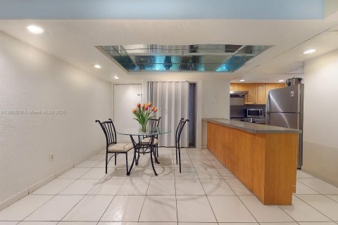 Купить кондоминиум в Майами, Флорида 2 спальни, 82.87м2, № 1978104 - фото 6