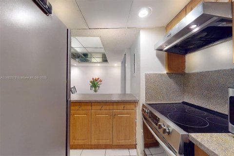 Купить кондоминиум в Майами, Флорида 2 спальни, 82.87м2, № 1978104 - фото 13