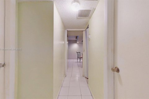 Купить кондоминиум в Майами, Флорида 2 спальни, 82.87м2, № 1978104 - фото 5