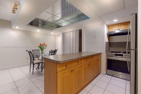 Купить кондоминиум в Майами, Флорида 2 спальни, 82.87м2, № 1978104 - фото 10