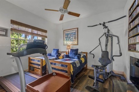 House in Palmetto Bay, Florida 5 bedrooms, 331.01 sq.m. № 2032664 - photo 23