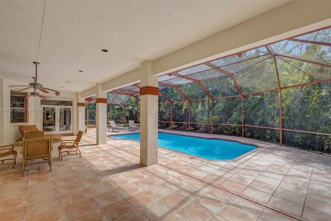 House in Palmetto Bay, Florida 5 bedrooms, 331.01 sq.m. № 2032664 - photo 28