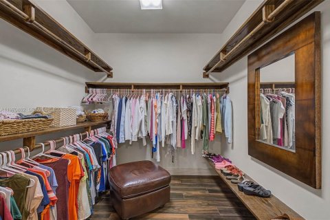 House in Palmetto Bay, Florida 5 bedrooms, 331.01 sq.m. № 2032664 - photo 20