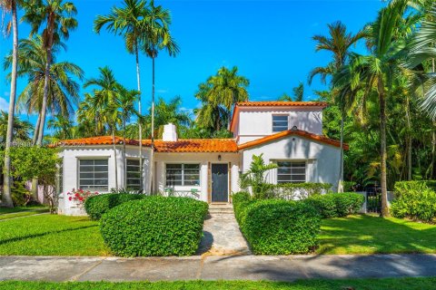 Casa en Miami, Florida 4 dormitorios, 221.57 m2 № 2030151