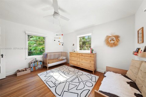 Casa en venta en Miami, Florida, 4 dormitorios, 221.57 m2 № 2030151 - foto 25