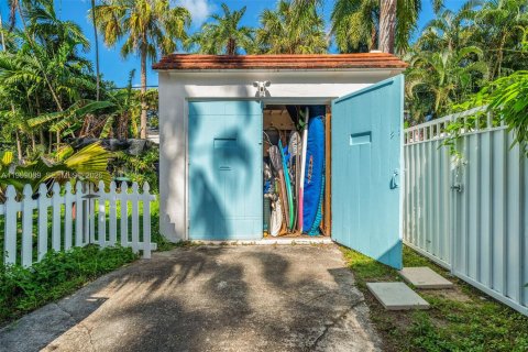 Casa en venta en Miami, Florida, 4 dormitorios, 221.57 m2 № 2030151 - foto 30