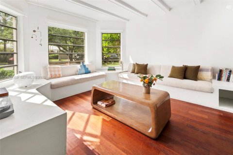 Casa en venta en Miami, Florida, 4 dormitorios, 221.57 m2 № 2030151 - foto 7