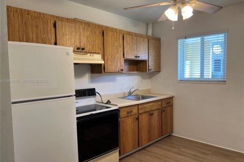 Casa en alquiler en Homestead, Florida, 2 dormitorios, 73.58 m2 № 1991906 - foto 5