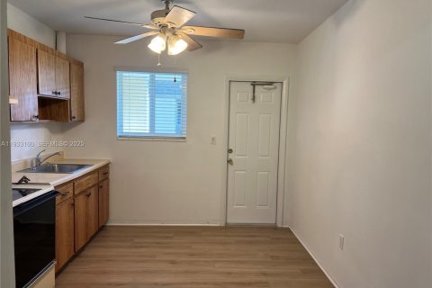 Casa en alquiler en Homestead, Florida, 2 dormitorios, 73.58 m2 № 1991906 - foto 4