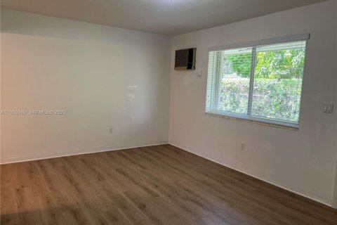 Casa en alquiler en Homestead, Florida, 2 dormitorios, 73.58 m2 № 1991906 - foto 2