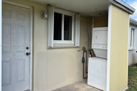 Casa en alquiler en Homestead, Florida, 2 dormitorios, 73.58 m2 № 1991906 - foto 9