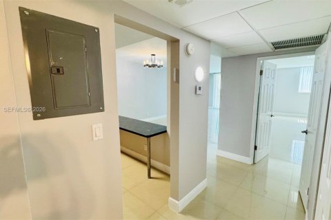 Copropriété à louer à Sunny Isles Beach, Floride: 1 chambre, 92.9 m2 № 2088282 - photo 29