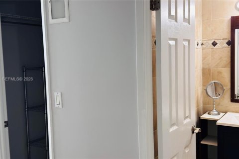 Copropriété à louer à Sunny Isles Beach, Floride: 1 chambre, 92.9 m2 № 2088282 - photo 17