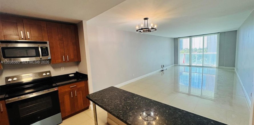 Condo à Sunny Isles Beach, Floride, 1 chambre  № 2088282