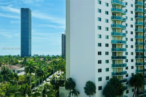 Copropriété à louer à Sunny Isles Beach, Floride: 1 chambre, 92.9 m2 № 2088282 - photo 6
