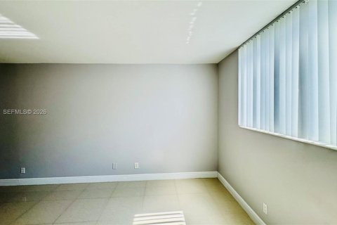 Copropriété à louer à Sunny Isles Beach, Floride: 1 chambre, 92.9 m2 № 2088282 - photo 23