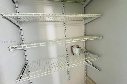 Copropriété à louer à Sunny Isles Beach, Floride: 1 chambre, 92.9 m2 № 2088282 - photo 30