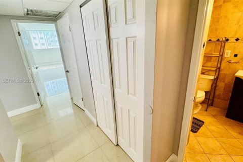 Copropriété à louer à Sunny Isles Beach, Floride: 1 chambre, 92.9 m2 № 2088282 - photo 28