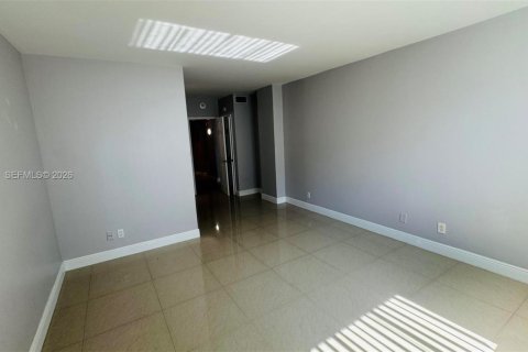 Copropriété à louer à Sunny Isles Beach, Floride: 1 chambre, 92.9 m2 № 2088282 - photo 24