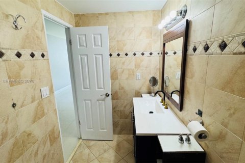 Copropriété à louer à Sunny Isles Beach, Floride: 1 chambre, 92.9 m2 № 2088282 - photo 19