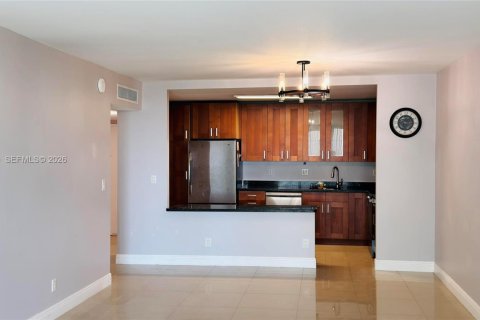 Copropriété à louer à Sunny Isles Beach, Floride: 1 chambre, 92.9 m2 № 2088282 - photo 13