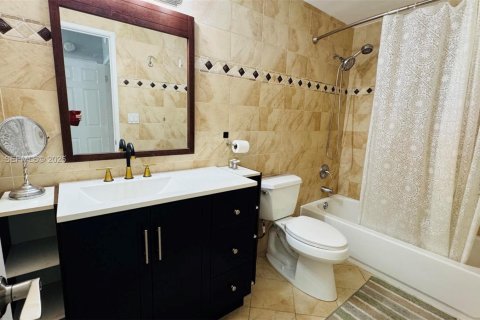 Copropriété à louer à Sunny Isles Beach, Floride: 1 chambre, 92.9 m2 № 2088282 - photo 18