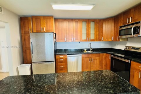 Copropriété à louer à Sunny Isles Beach, Floride: 1 chambre, 92.9 m2 № 2088282 - photo 9