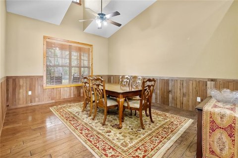 House in Eustis, Florida 4 bedrooms, 359.16 sq.m. № 2212194 - photo 14