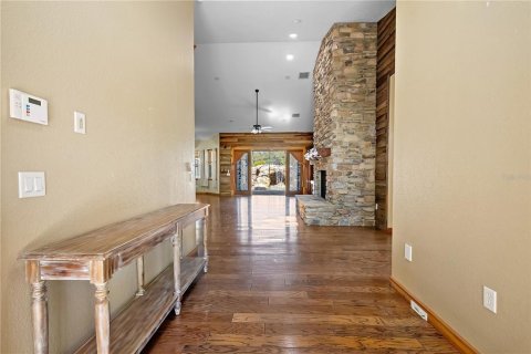 House in Eustis, Florida 4 bedrooms, 359.16 sq.m. № 2212194 - photo 6