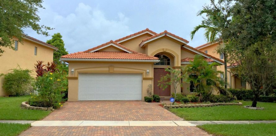 Casa en West Palm Beach, Florida 3 dormitorios, 179.77 m2 № 2343745