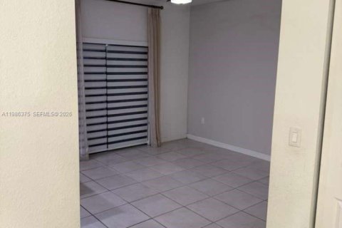 Adosado en alquiler en Miami, Florida, 3 dormitorios, 158.31 m2 № 2049580 - foto 10