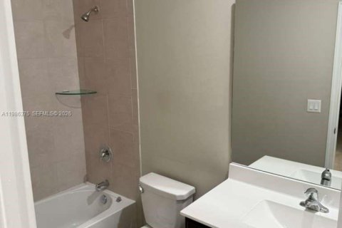 Adosado en alquiler en Miami, Florida, 3 dormitorios, 158.31 m2 № 2049580 - foto 15